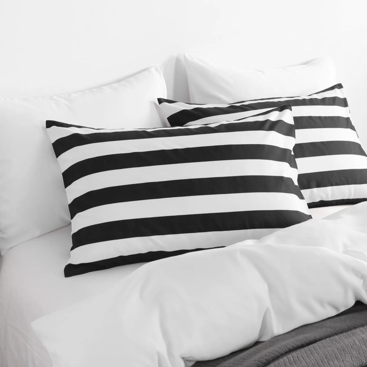 Bedsum 2-Piece 100% Brushed Microfiber Pillowcases, Envelope Secure Fit Closure, Breathable Soft Bedding, Cooling Bedding, Sweat-Absorbing, Wrinkle-Free, Fading Resistance, Durable All-Seasons Pillow Covers