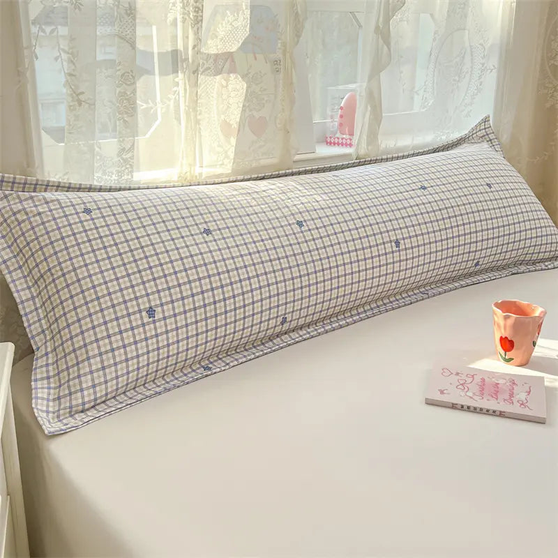 1/2Pcs Soft Skin‑Friendly Single‑Layer Pillowcases, Cloud‑Like Soft Cloud‑Cotton Feel, Floral Background With Cute Animal Motifs, Minimalist Elegant Design, Machine Washable All‑Season Bedding, Pillow Inserts Not Included, Bedding Essentials