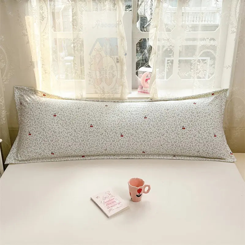 1/2Pcs Soft Skin‑Friendly Single‑Layer Pillowcases, Cloud‑Like Soft Cloud‑Cotton Feel, Floral Background With Cute Animal Motifs, Minimalist Elegant Design, Machine Washable All‑Season Bedding, Pillow Inserts Not Included, Bedding Essentials
