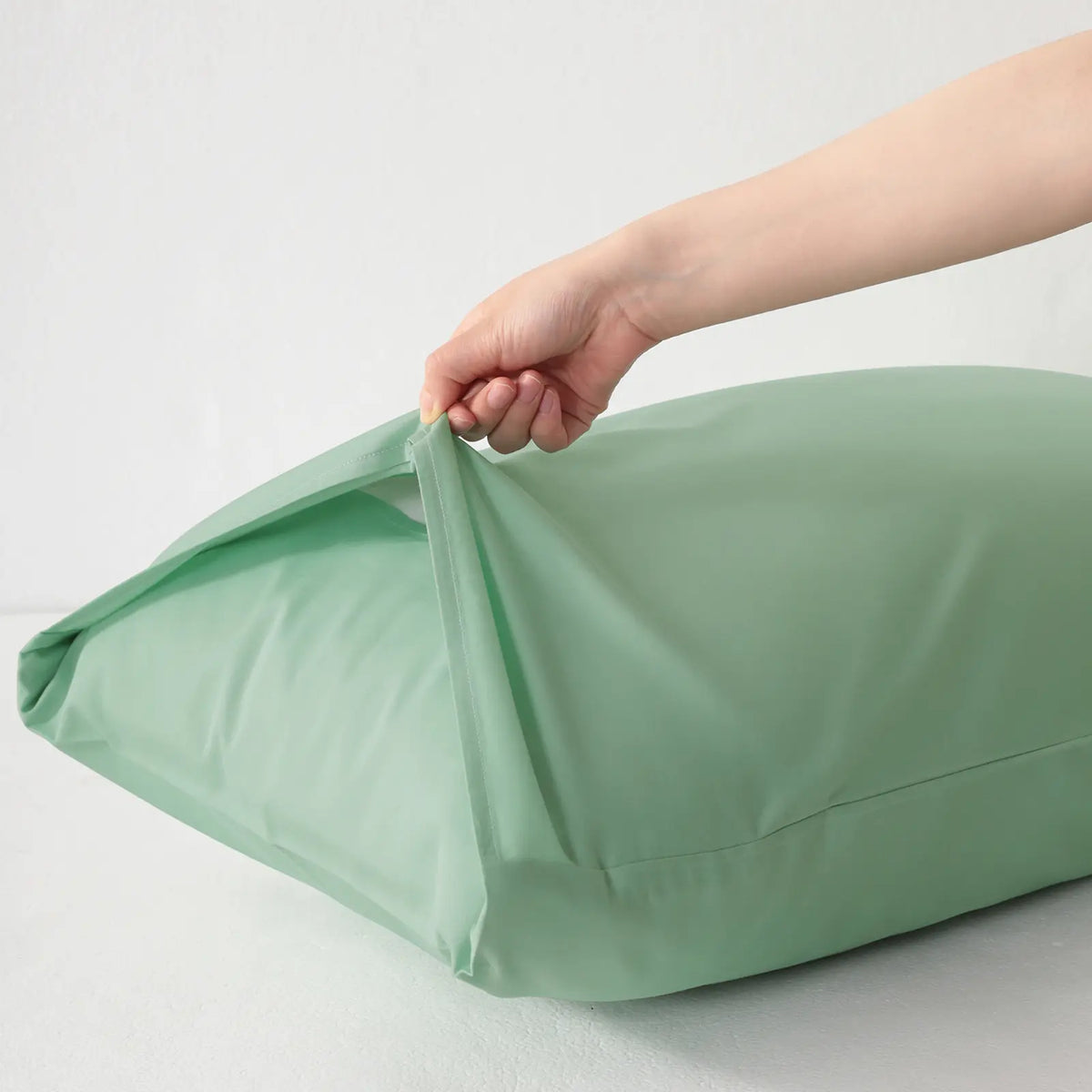 2 Pack Cotton Pillowcases, Soft Breathable Pillow Covers with Envelope Closure, Comfortable Solid Color Pillow Cases for Bed & Sleeping