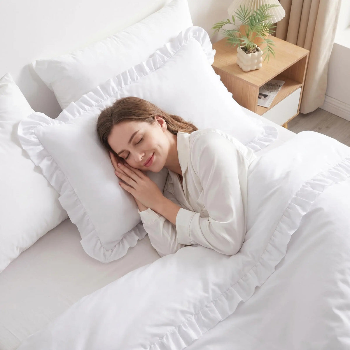 Bedsum 1800 Series Microfiber Solid Ruffled Shams (Set of 2), 2" Ruffle Trim Pillowcases, Ultra-Soft Brushed, Wrinkle Resistant, Breathable Durable Bedding, Classic Home Décor, Zipfree Insert Swap, Inserts Stay Put (Standard/Queen/King)