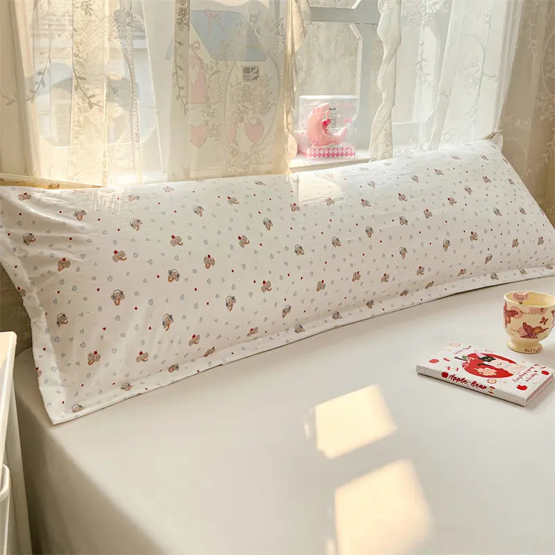 1/2Pcs Soft Skin‑Friendly Single‑Layer Pillowcases, Cloud‑Like Soft Cloud‑Cotton Feel, Floral Background With Cute Animal Motifs, Minimalist Elegant Design, Machine Washable All‑Season Bedding, Pillow Inserts Not Included, Bedding Essentials